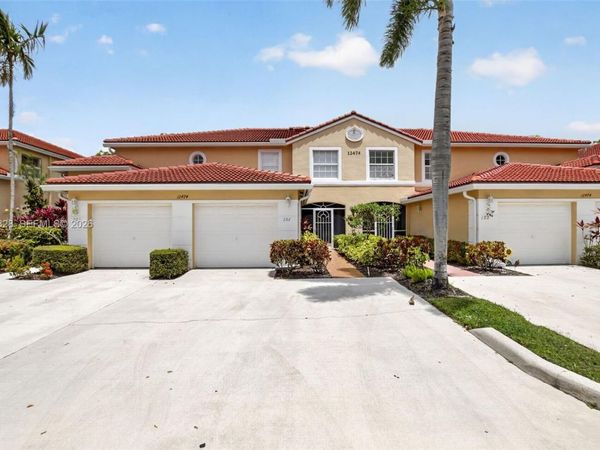 12474 Crystal Pointe Dr , Unit 101, Boynton Beach, FL 33437