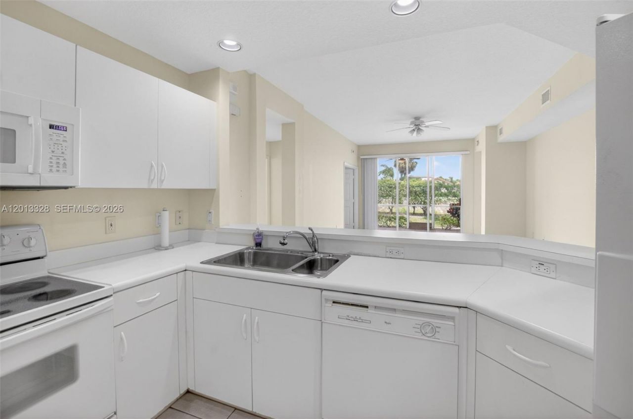 12474 Crystal Pointe Dr , Unit 101, Boynton Beach, FL 33437 Photo