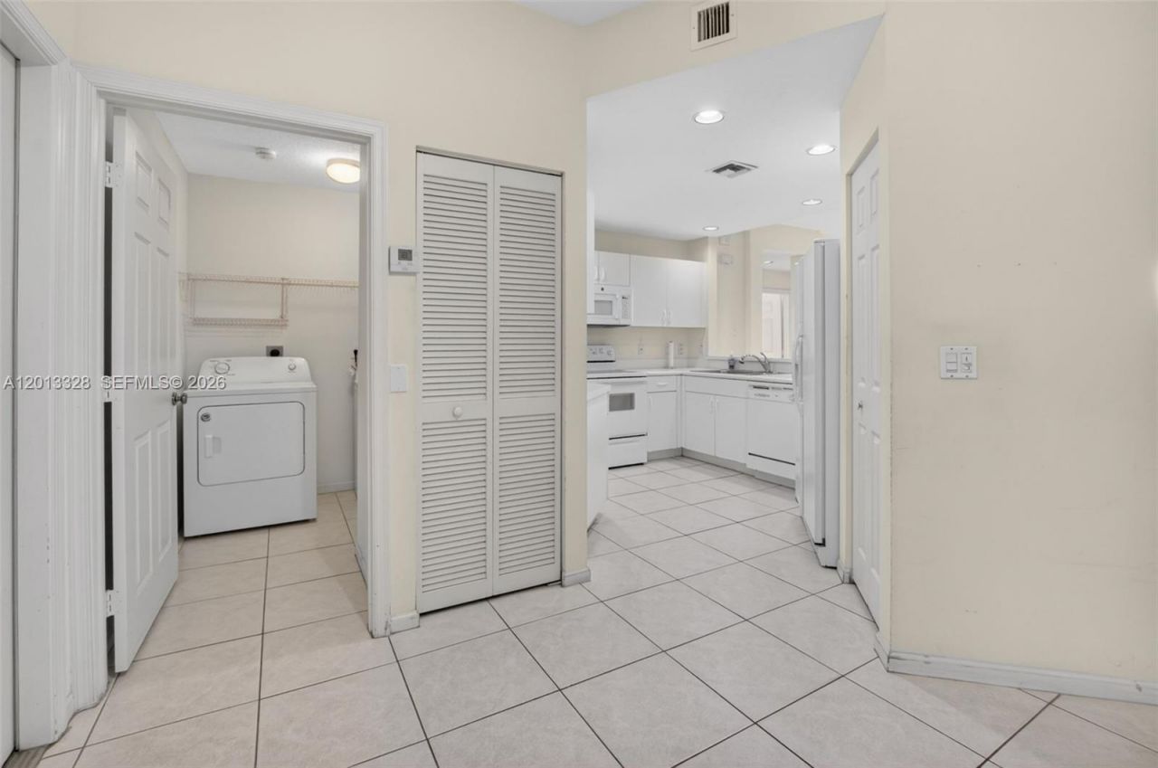 12474 Crystal Pointe Dr , Unit 101, Boynton Beach, FL 33437 Photo