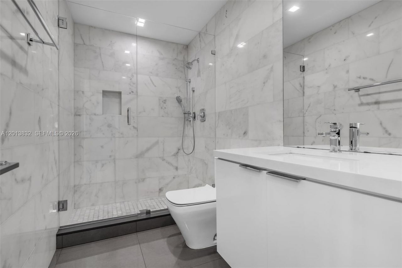 3112 Village Green Dr , Miami, FL 33175 Photo