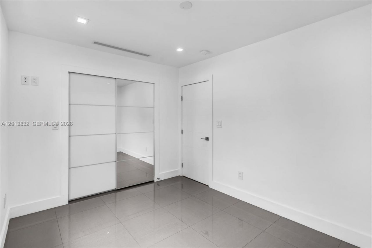 3112 Village Green Dr , Miami, FL 33175 Photo