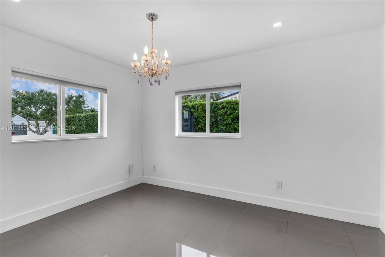 3112 Village Green Dr , Miami, FL 33175 Photo
