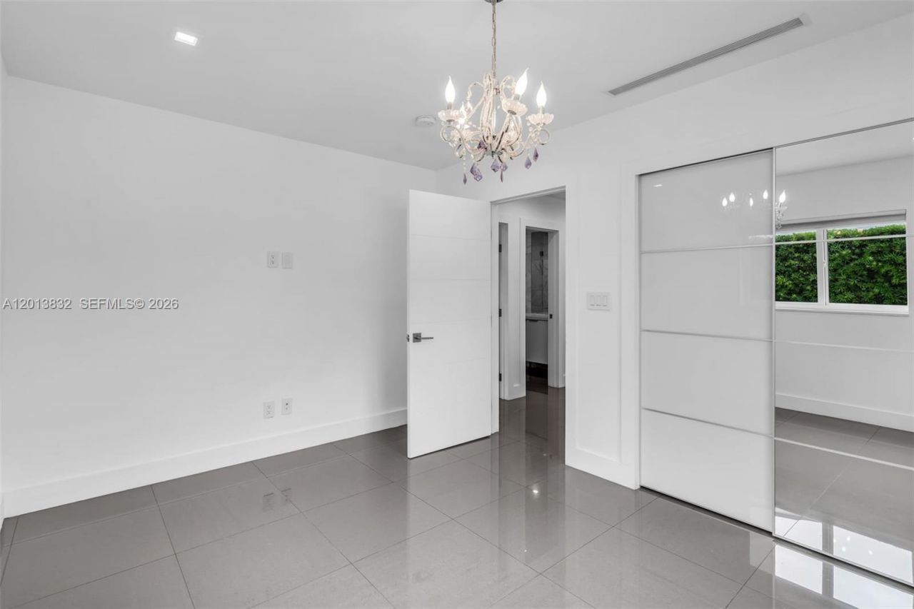 3112 Village Green Dr , Miami, FL 33175 Photo