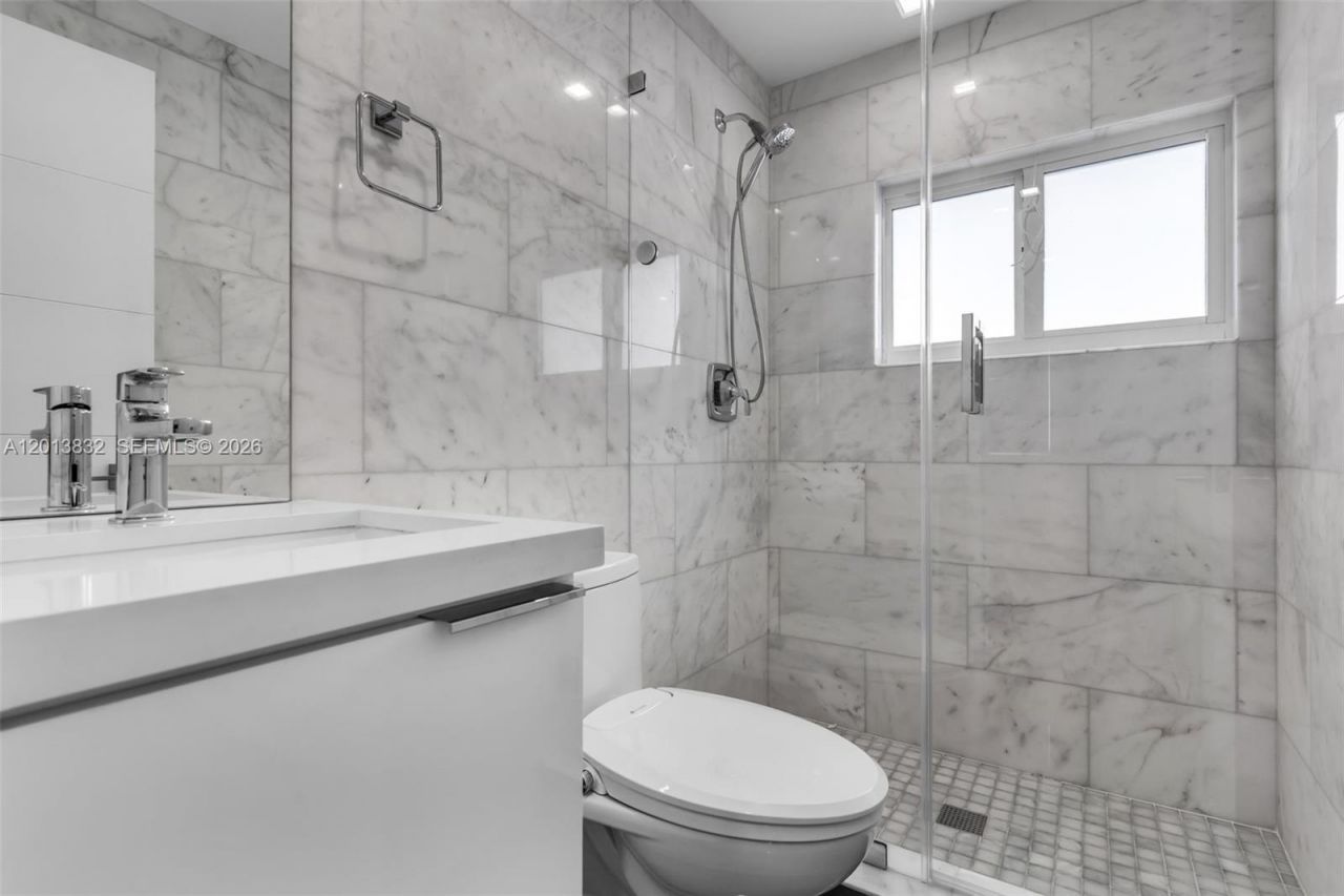 3112 Village Green Dr , Miami, FL 33175 Photo