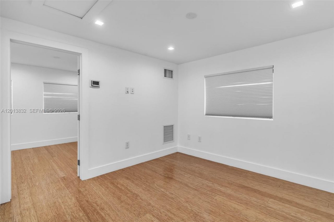 3112 Village Green Dr , Miami, FL 33175 Photo