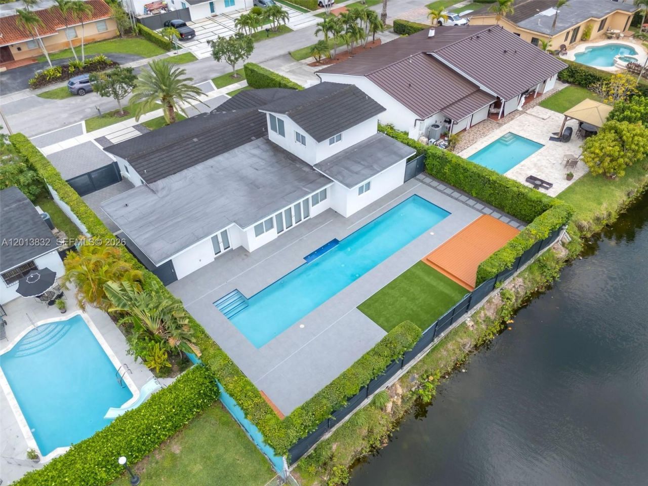 3112 Village Green Dr , Miami, FL 33175 Photo