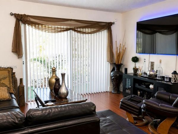 460 S Park Rd , Unit 6-109, Hollywood, FL 33021