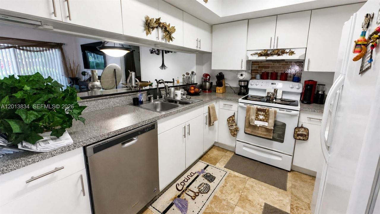 460 S Park Rd , Unit 6-109, Hollywood, FL 33021 Photo