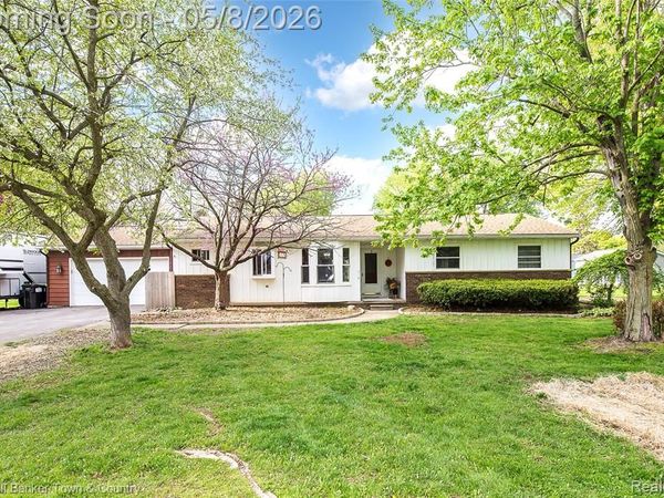 222 Bain Drive, Howell Twp, MI 48855