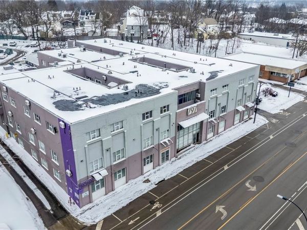 797 E Market Street , Akron, OH 44305