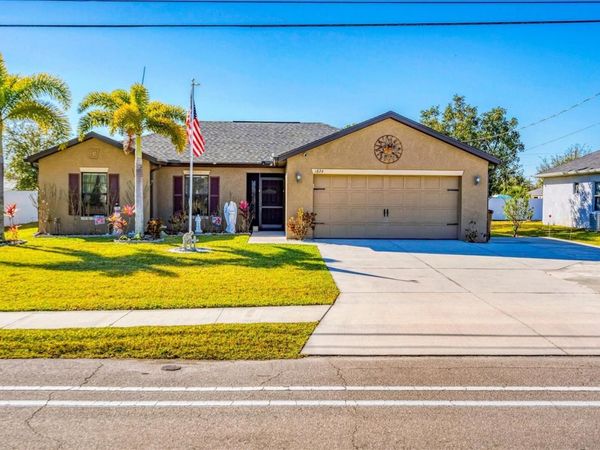 1826 SW TRAFALGAR PARKWAY , CAPE CORAL, FL 33991