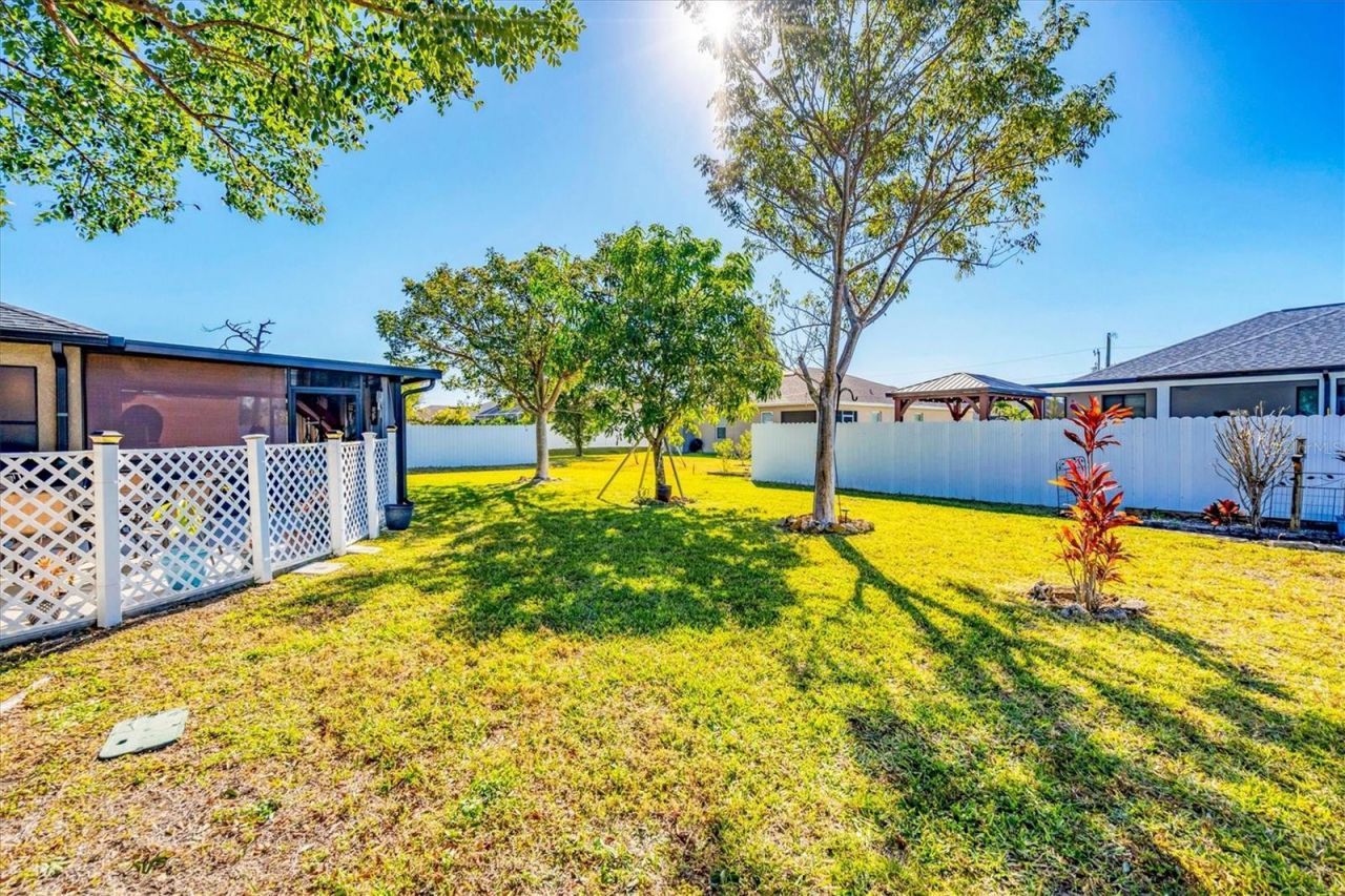 1826 SW Trafalgar Parkway , Cape Coral, FL 33991 Photo