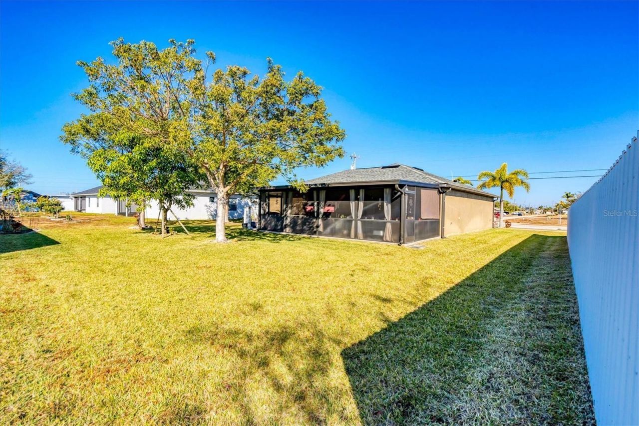 1826 SW Trafalgar Parkway , Cape Coral, FL 33991 Photo