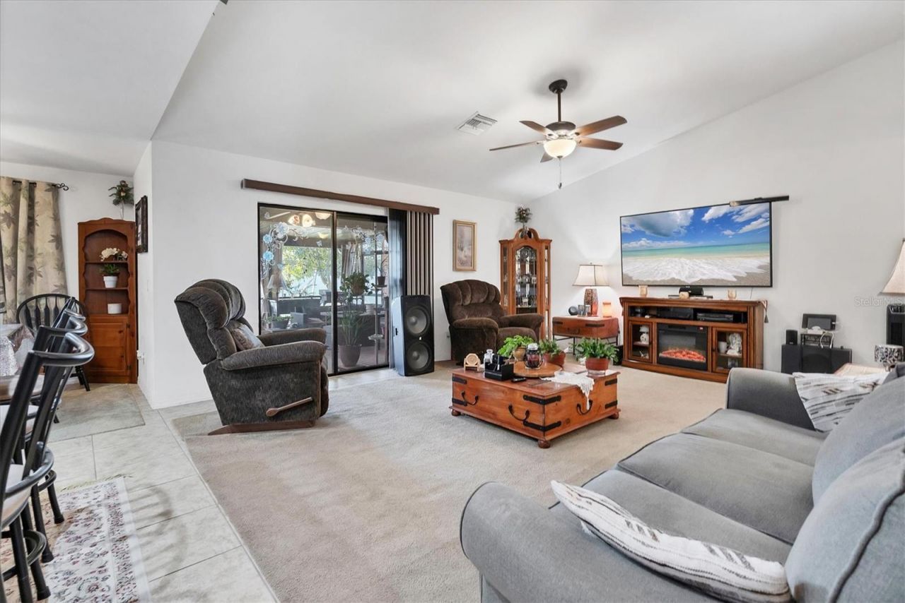 1826 SW Trafalgar Parkway , Cape Coral, FL 33991 Photo