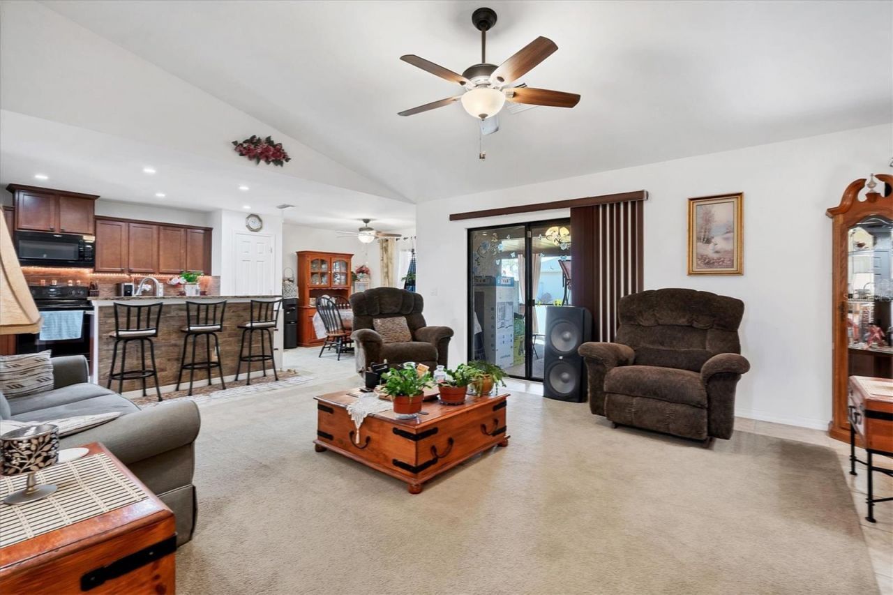 1826 SW Trafalgar Parkway , Cape Coral, FL 33991 Photo
