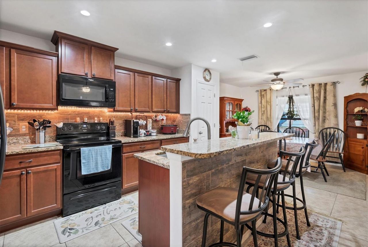 1826 SW Trafalgar Parkway , Cape Coral, FL 33991 Photo