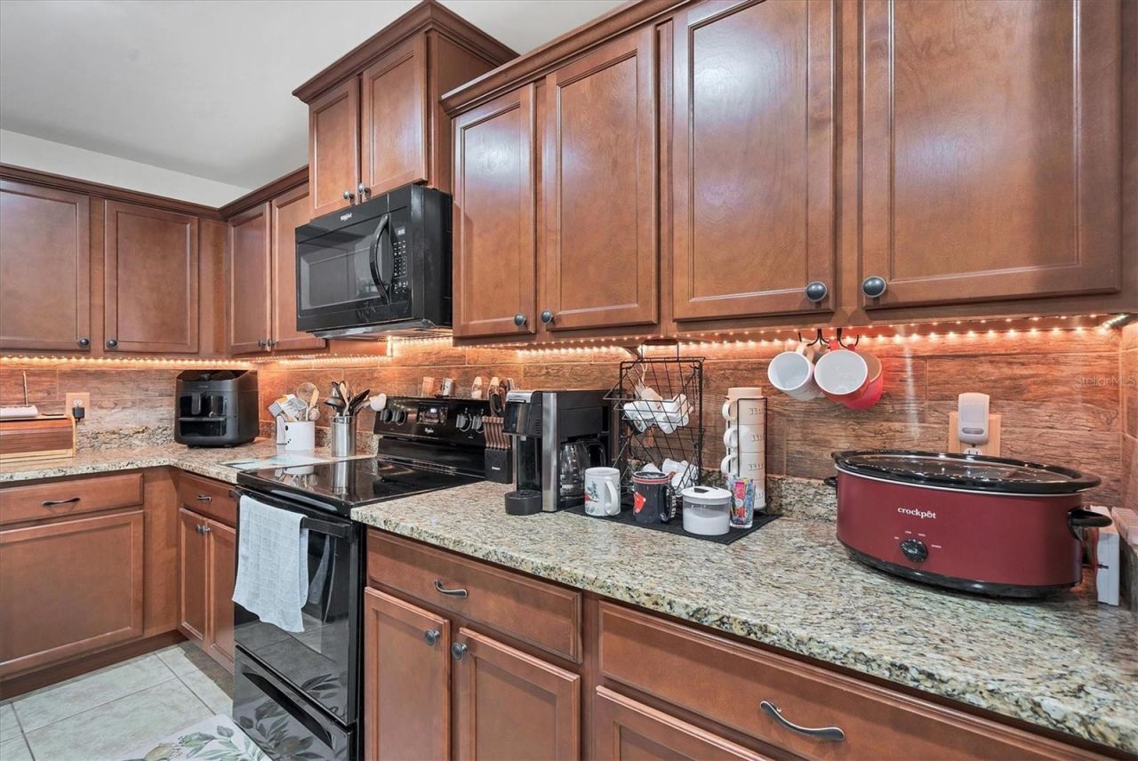 1826 SW Trafalgar Parkway , Cape Coral, FL 33991 Photo