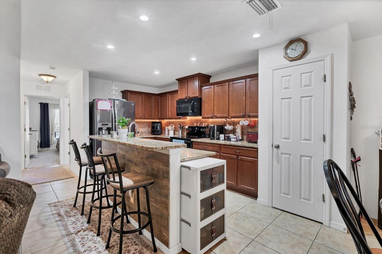1826 SW Trafalgar Parkway , Cape Coral, FL 33991 Photo