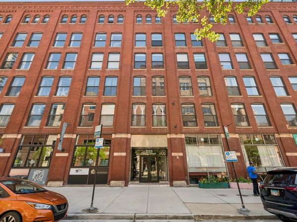 225 W Huron Street , Unit 419, Chicago, IL 60654