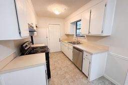 422 Allen Court photo 4