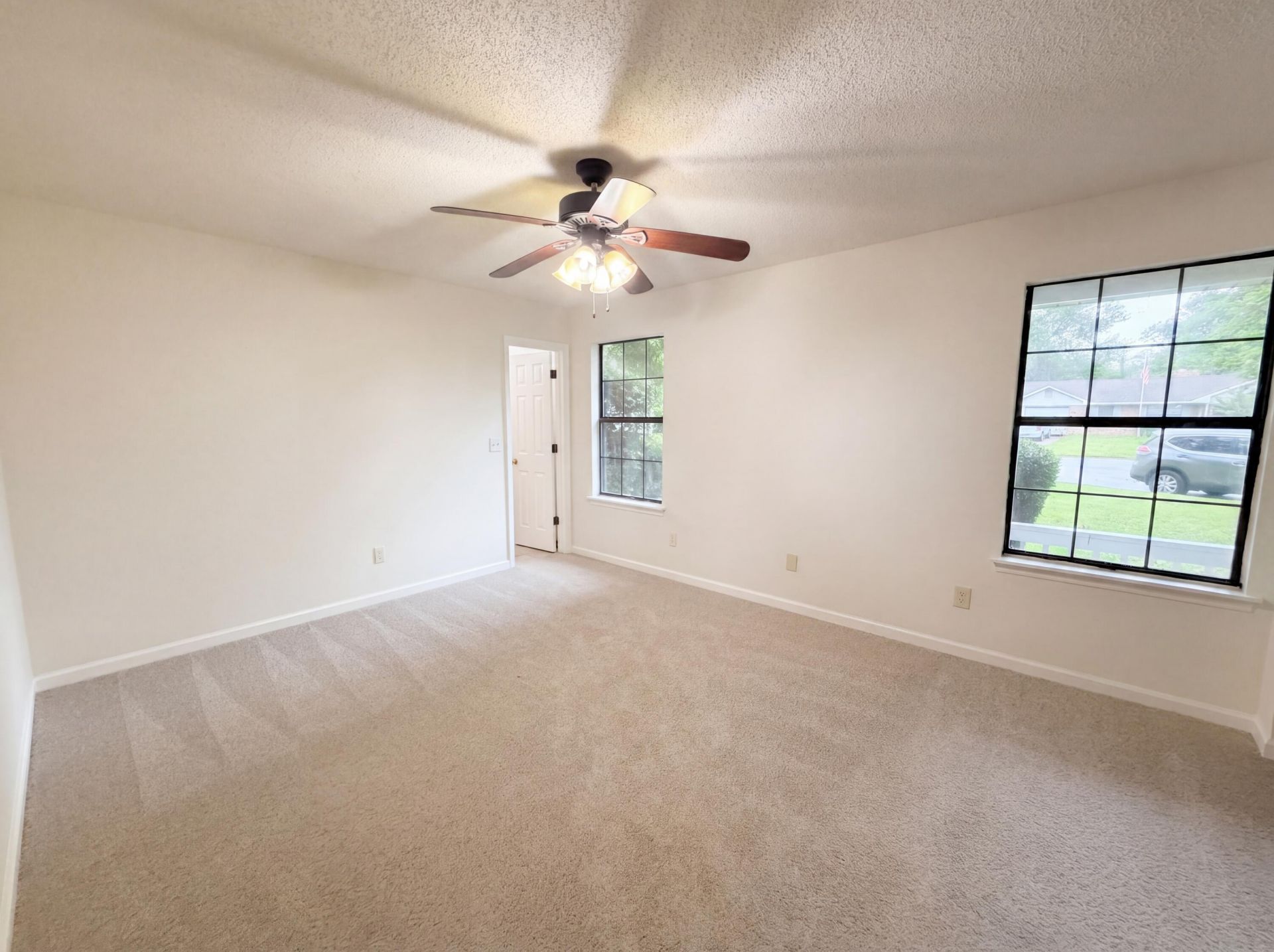 422 Allen Court Photo 4