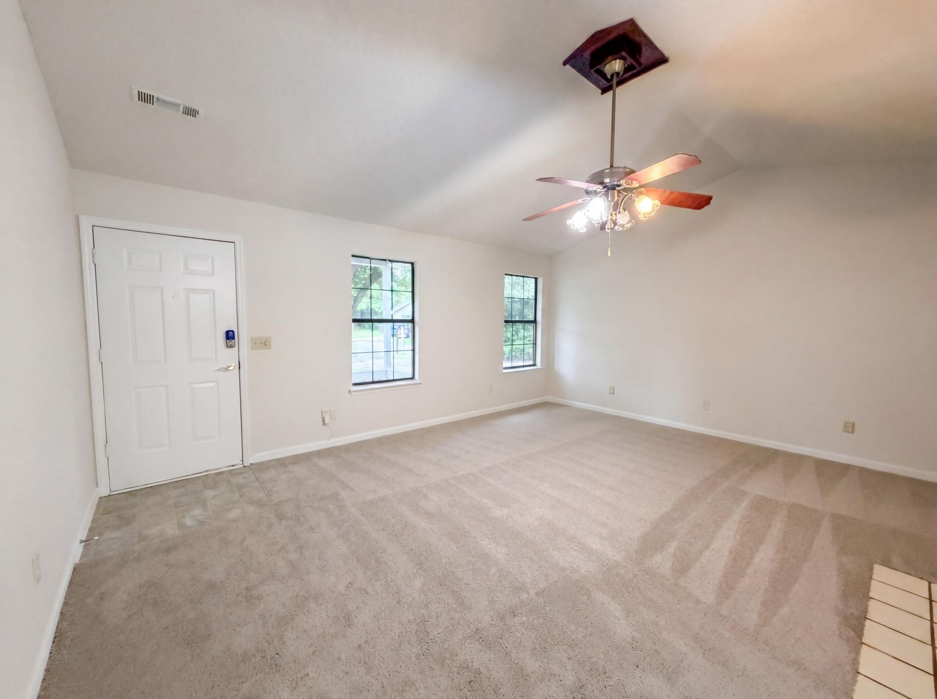 422 Allen Court Photo 6