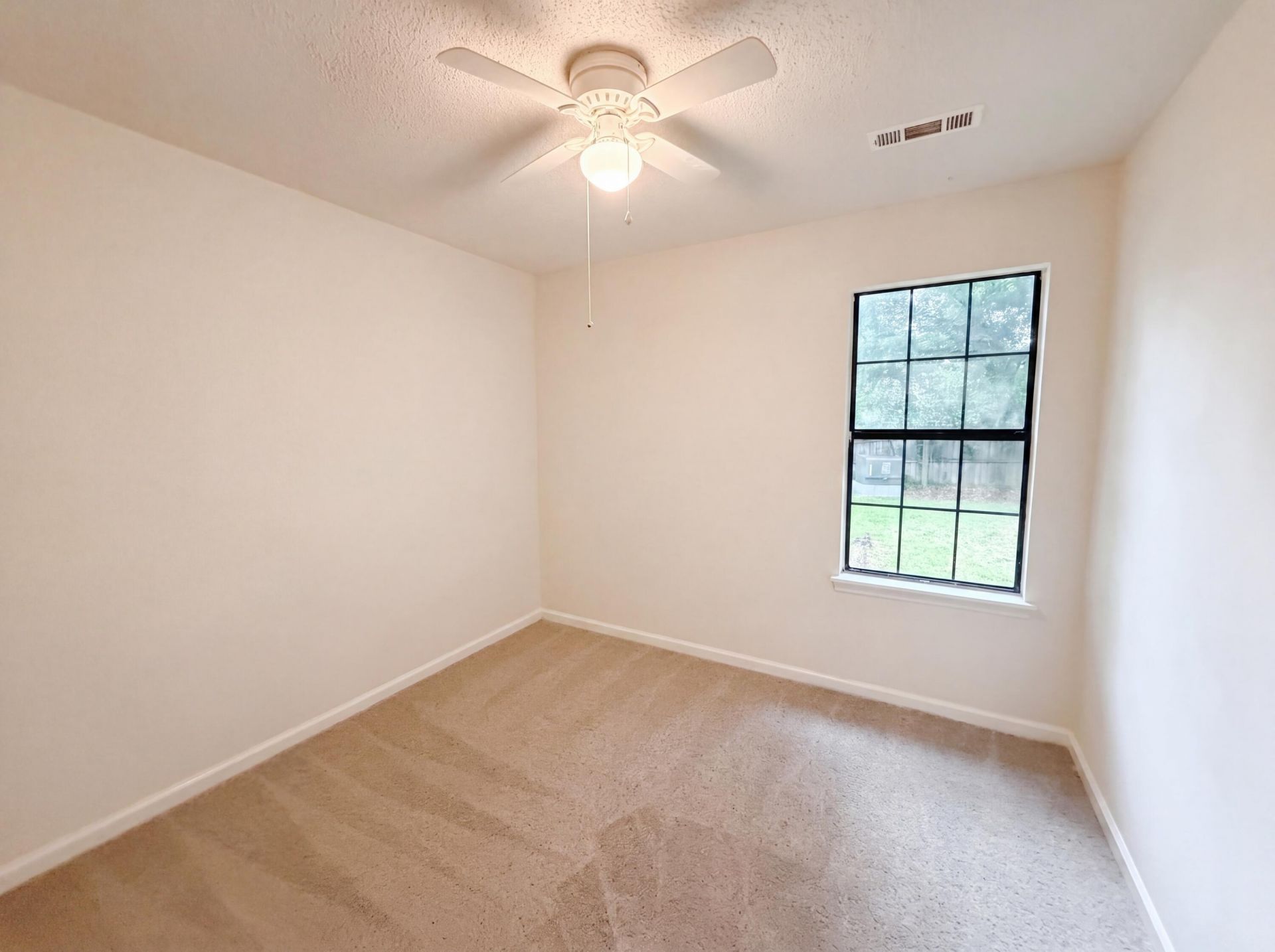 422 Allen Court Photo 9