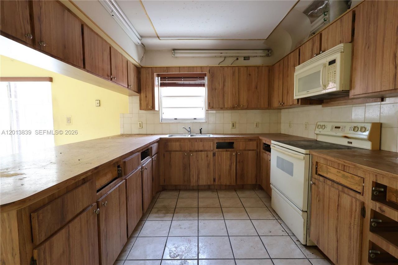 Please Call For Address, Miami, FL 33125 Photo