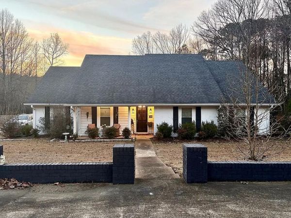 1110 Segars Dr., Iuka, MS 38852