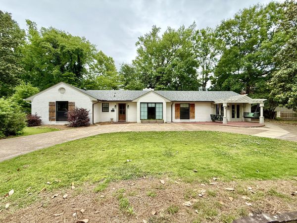 1004 Fawn Dr., Tupelo, MS 38804