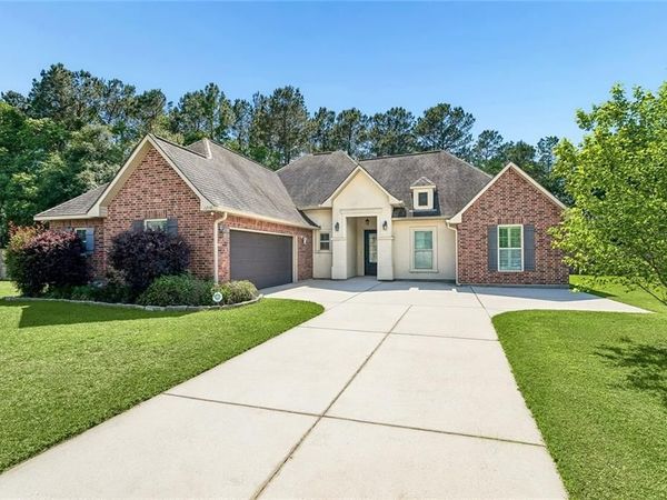 1216 CATHERINE Court , Covington, LA 70435