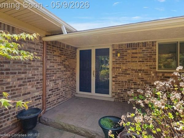 3120 Hartford Lane, Shelby Twp, MI 48316