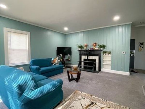 15 8th Ave, Haverhill, MA 01830