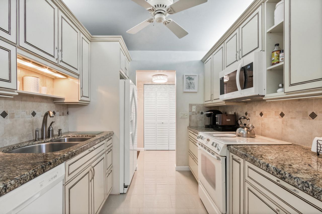 5440 N Ocean Drive, Unit 505, Riviera Beach, FL 33404 Photo