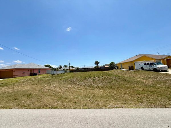 4517 7th Street W, Lehigh Acres, FL 33971