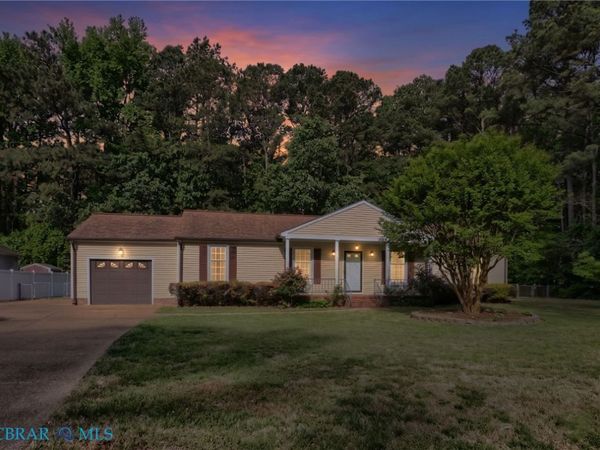 2072 E Snug Harbor Drive , Hayes, VA 23072