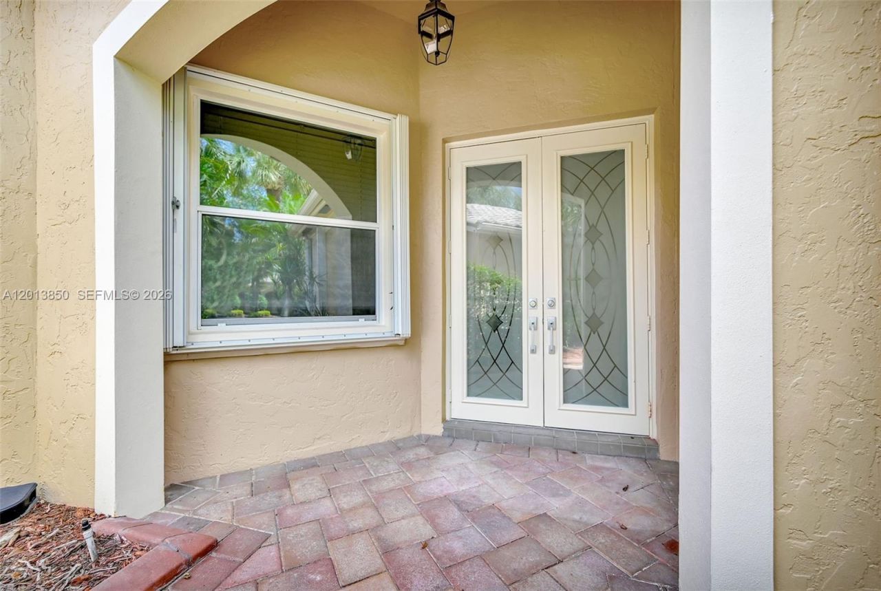 2468 Bay Isle Court , Weston, FL 33327 Photo