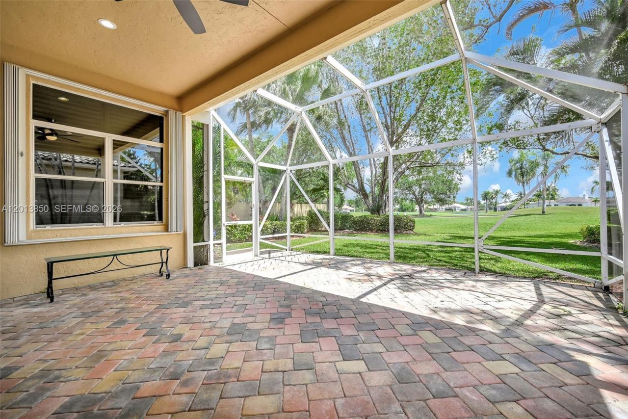 2468 Bay Isle Court , Weston, FL 33327 Photo