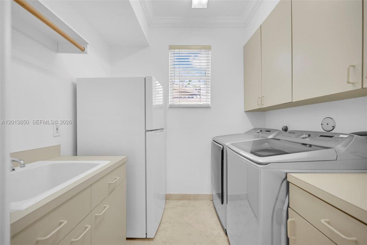 2468 Bay Isle Court , Weston, FL 33327 Photo