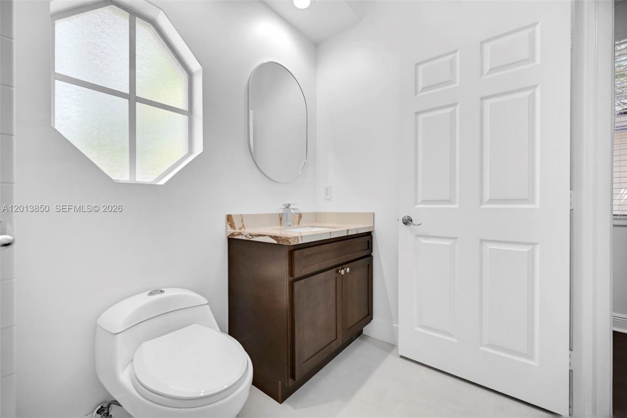 2468 Bay Isle Court , Weston, FL 33327 Photo