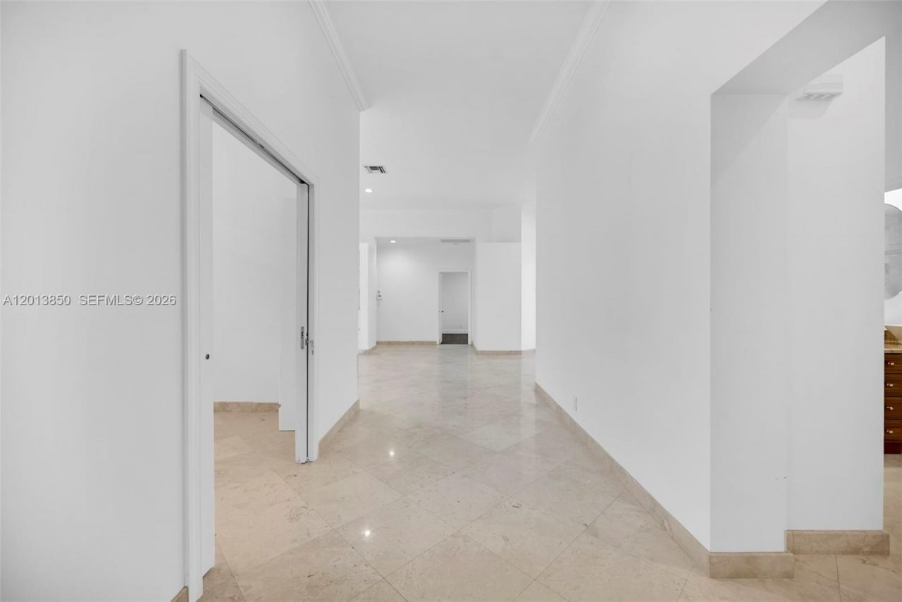 2468 Bay Isle Court , Weston, FL 33327 Photo