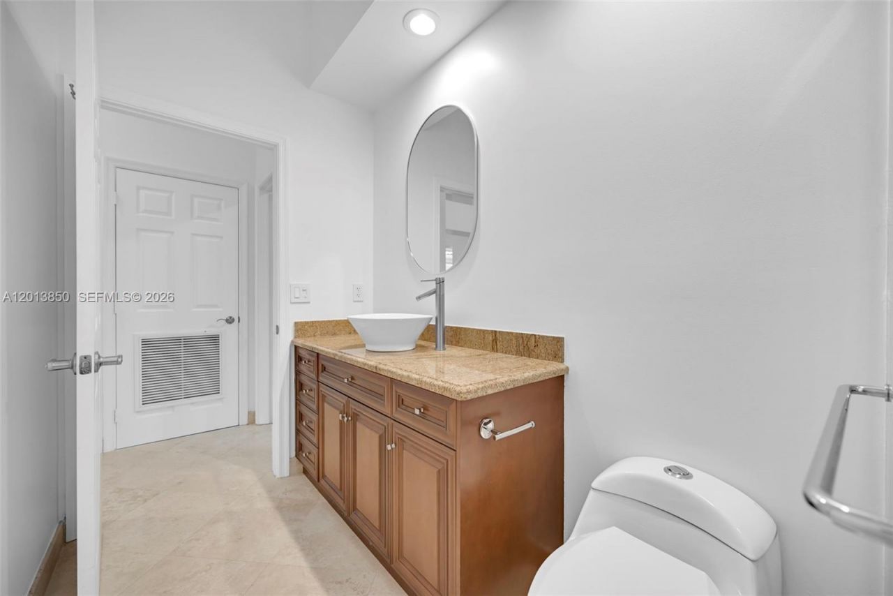 2468 Bay Isle Court , Weston, FL 33327 Photo