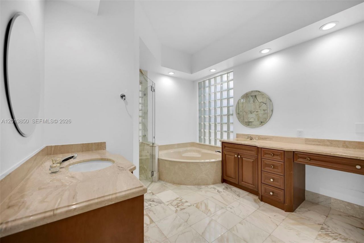 2468 Bay Isle Court , Weston, FL 33327 Photo