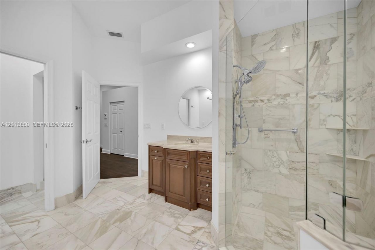 2468 Bay Isle Court , Weston, FL 33327 Photo