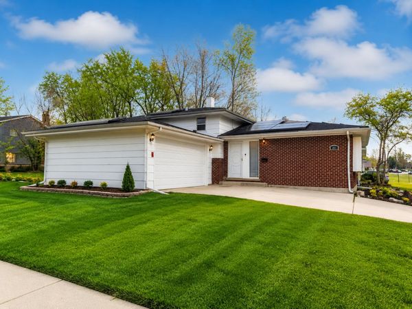 1001 Blackhawk Drive , University Park, IL 60484