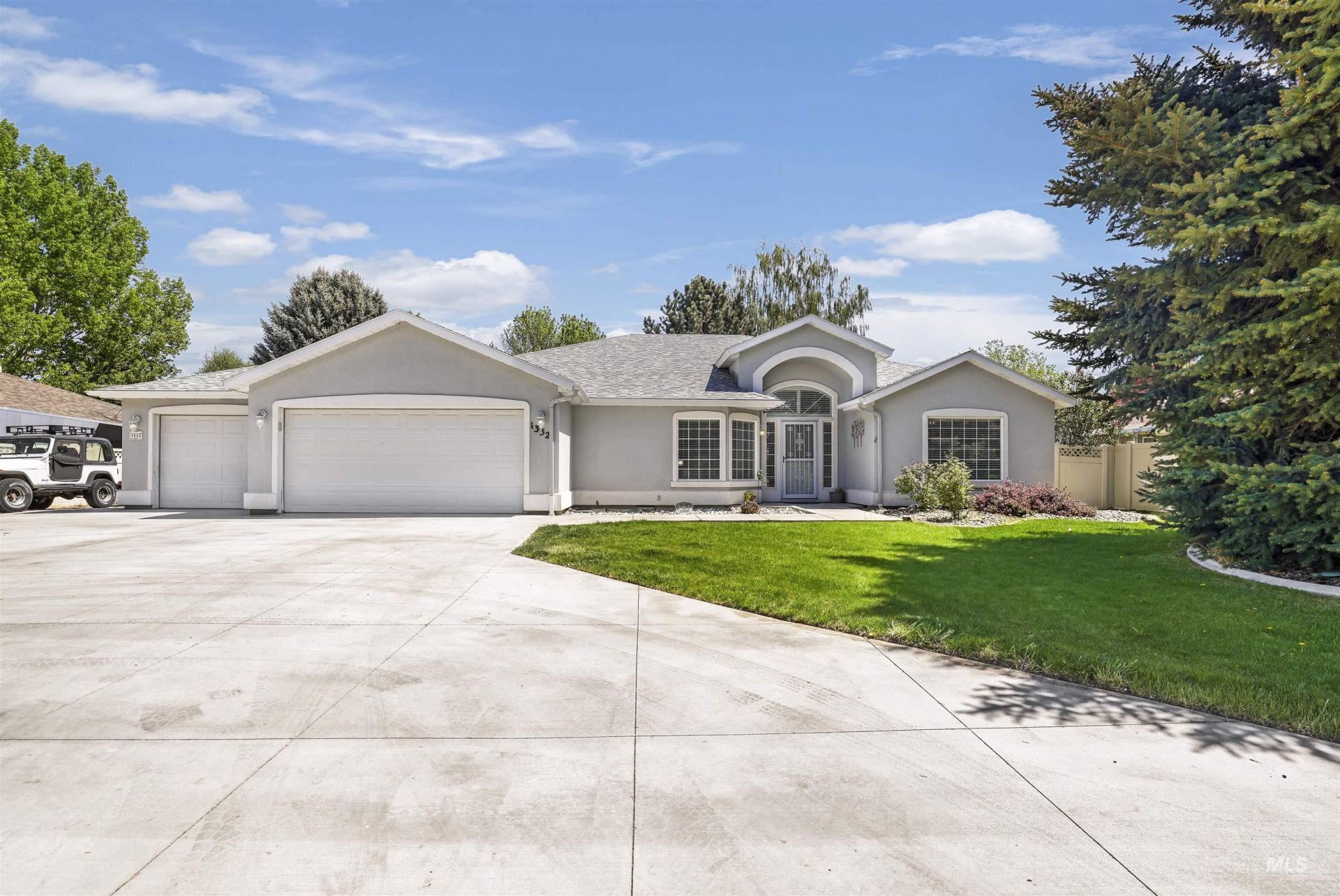 1332 N Madrona, Twin Falls, ID 83301 Main Photo
