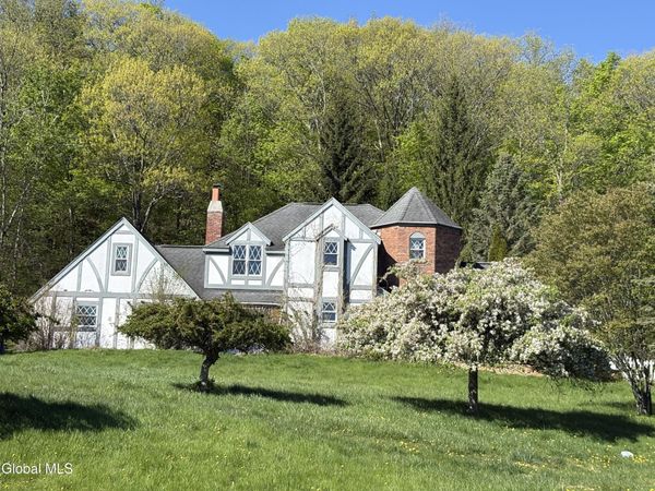 1143 Leesome Lane, Altamont, NY 12009