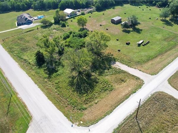 31065 W 199th Street, Edgerton, KS 66021