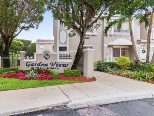7211 NW 174th Terrace, Unit 203, Hialeah, FL 33015