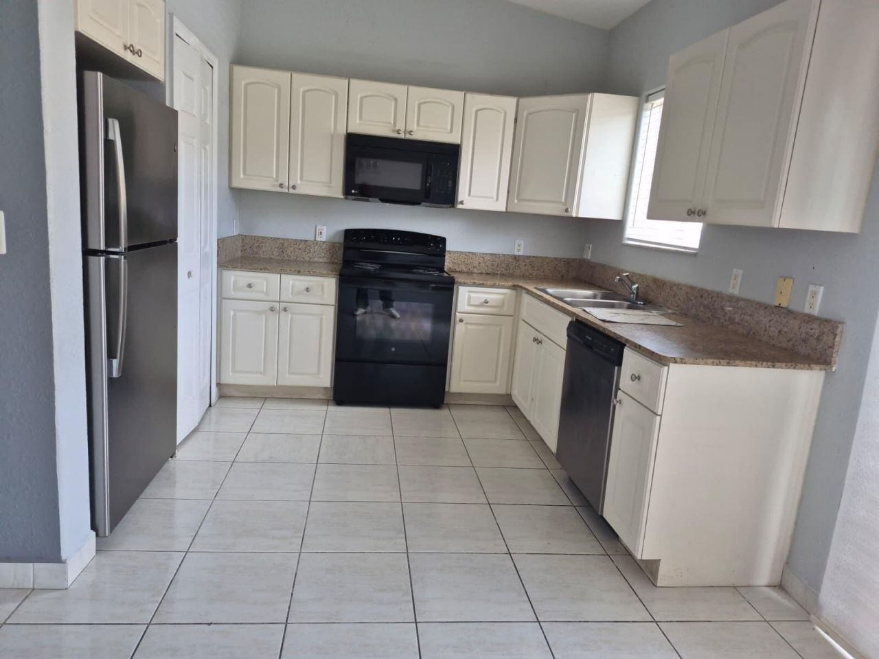 7211 NW 174th Terrace, Unit 203, Hialeah, FL 33015 Photo